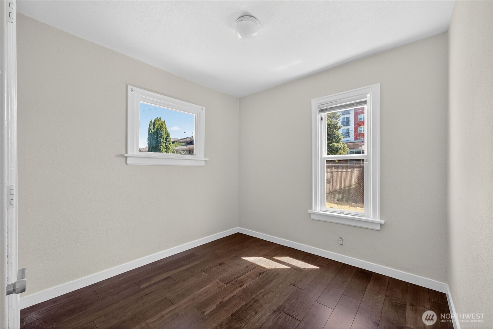 110 Lincoln Avenue Property Photo 15