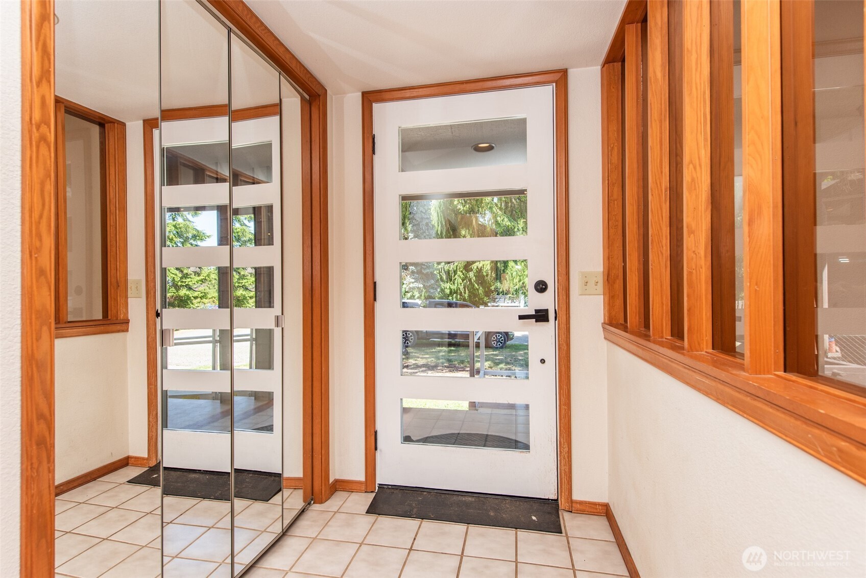 1419 S Pacific Vista Property Photo 3