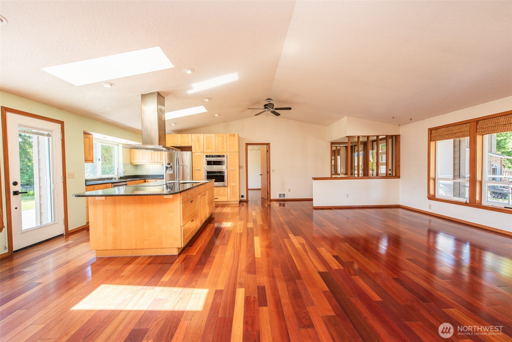 1419 S Pacific Vista Property Photo 8
