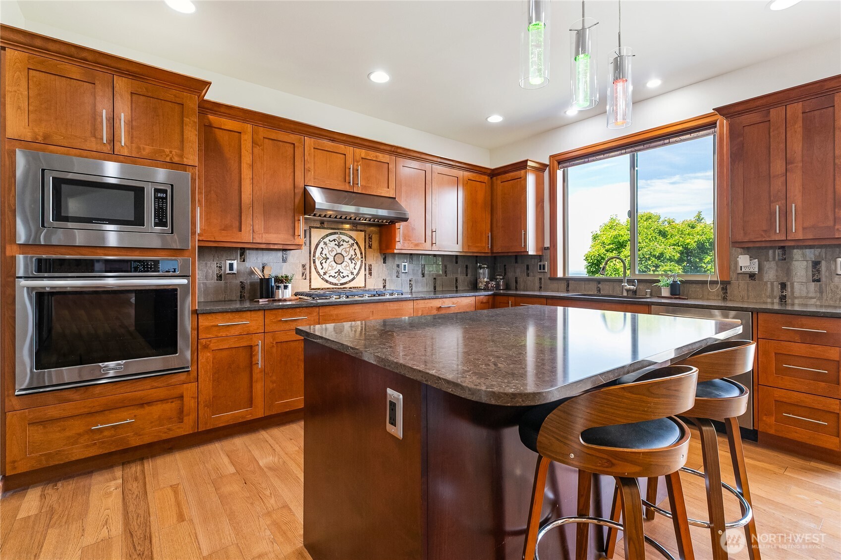 5550 Whitehorn Way Property Photo 8