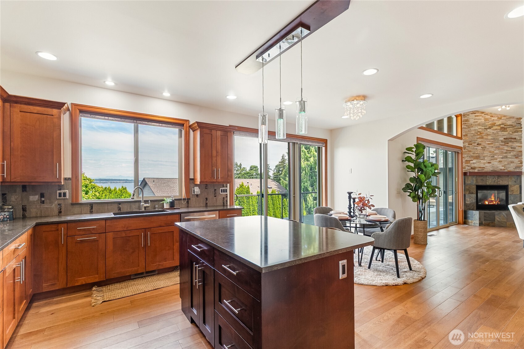 5550 Whitehorn Way Property Photo 10