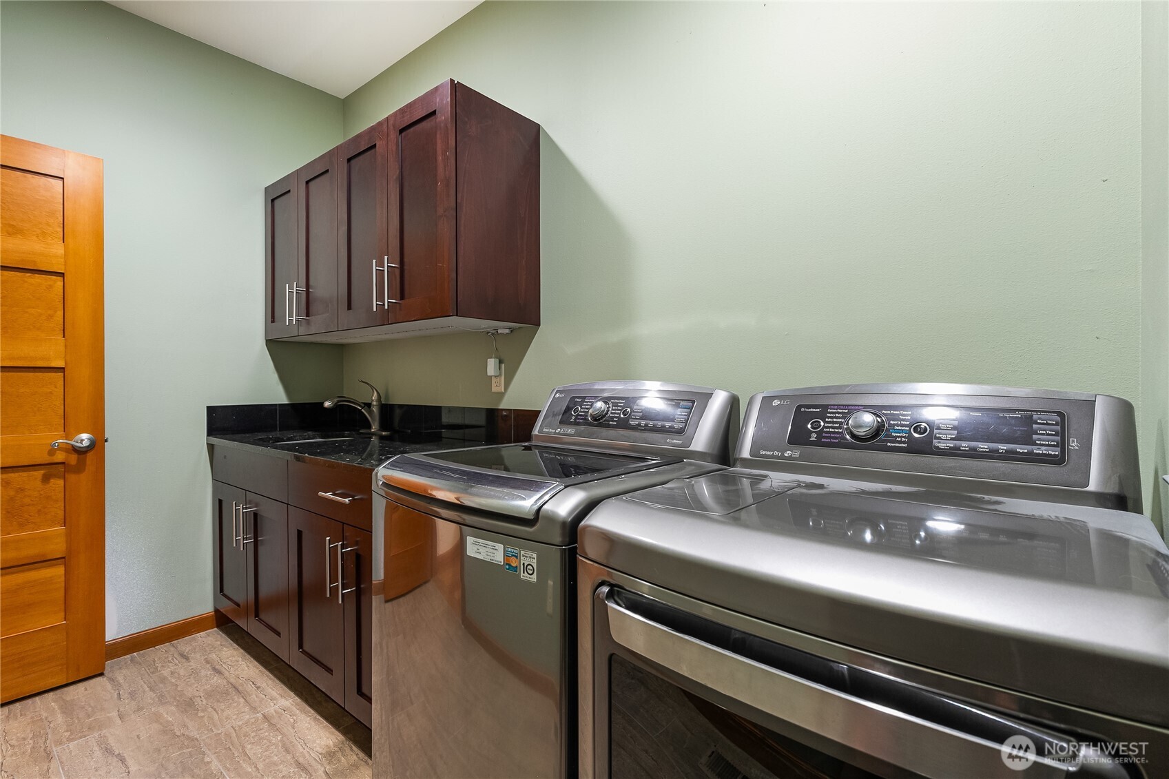 5550 Whitehorn Way Property Photo 22