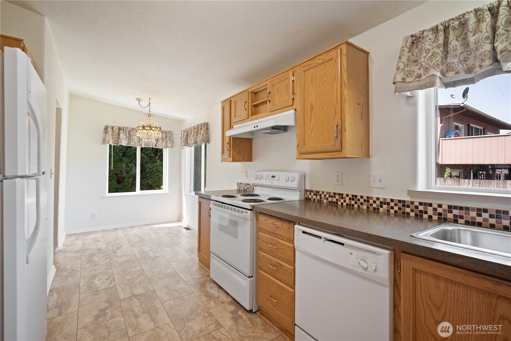 827 Ne Woodard Avenue Property Photo 11