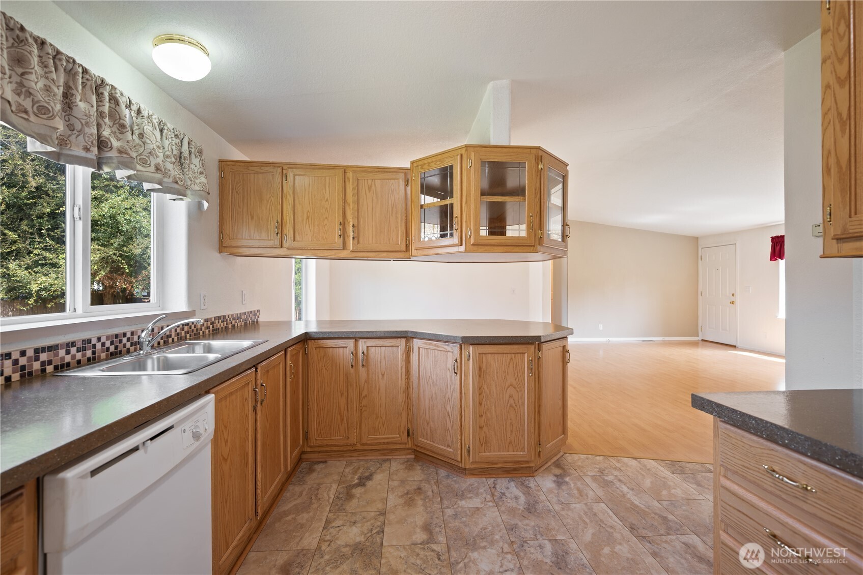 827 Ne Woodard Avenue Property Photo 14