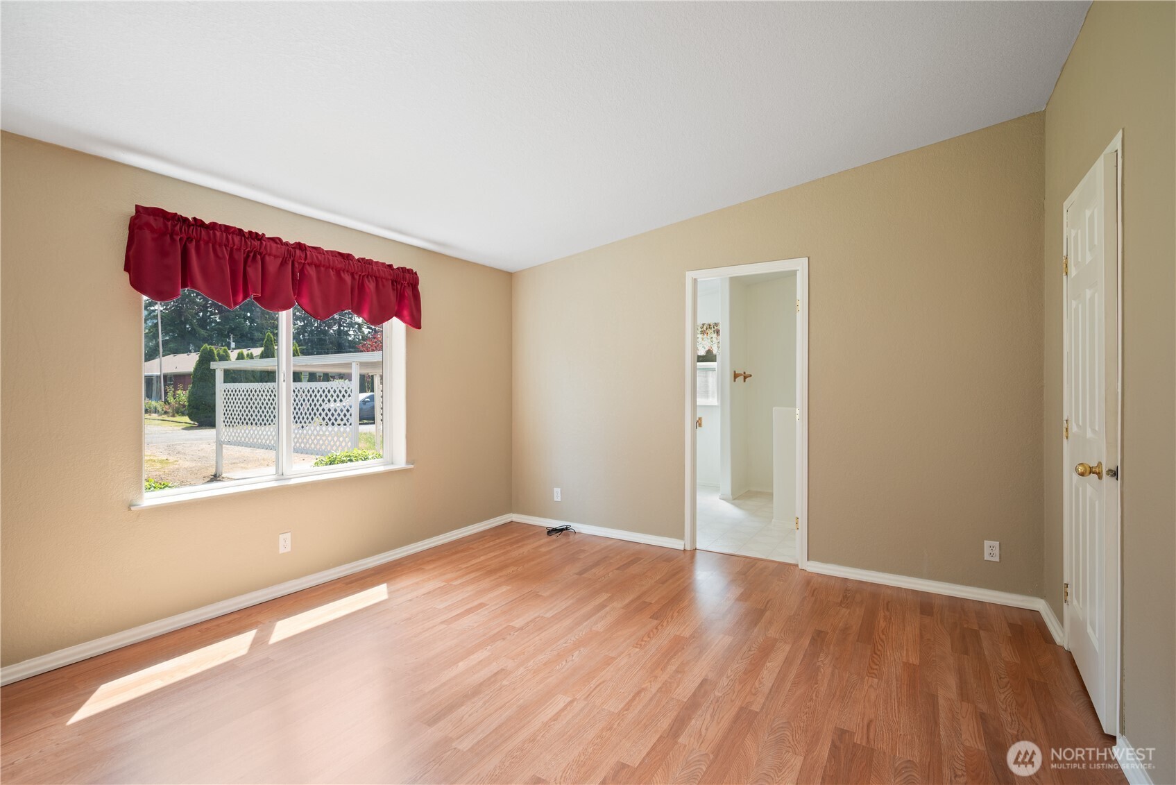 827 Ne Woodard Avenue Property Photo 17