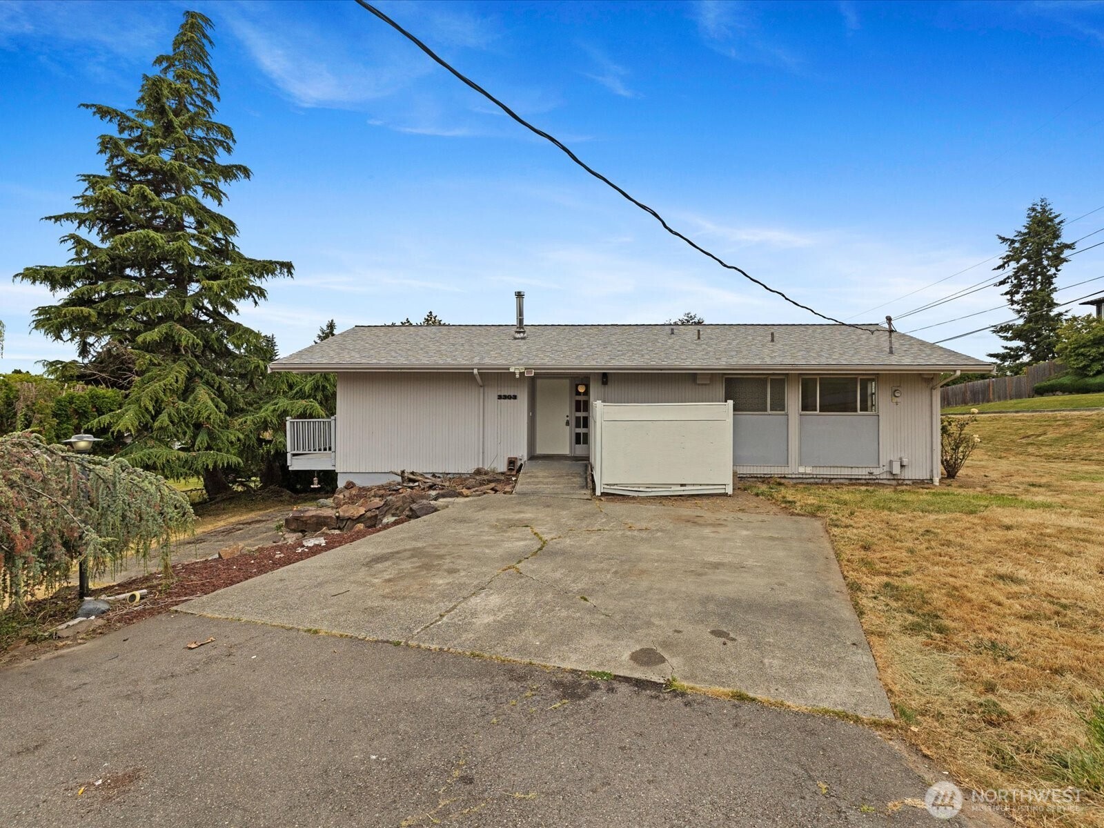 3303 Wave Drive Property Photo 1
