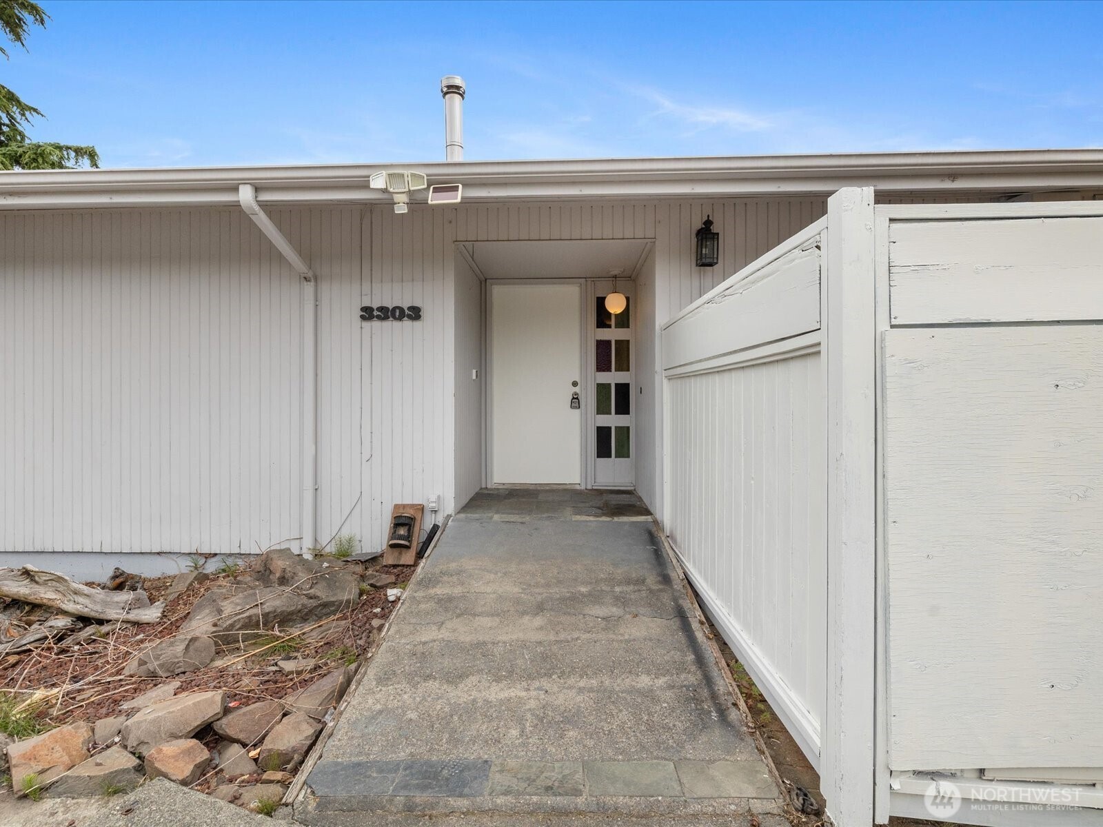 3303 Wave Drive Property Photo 2