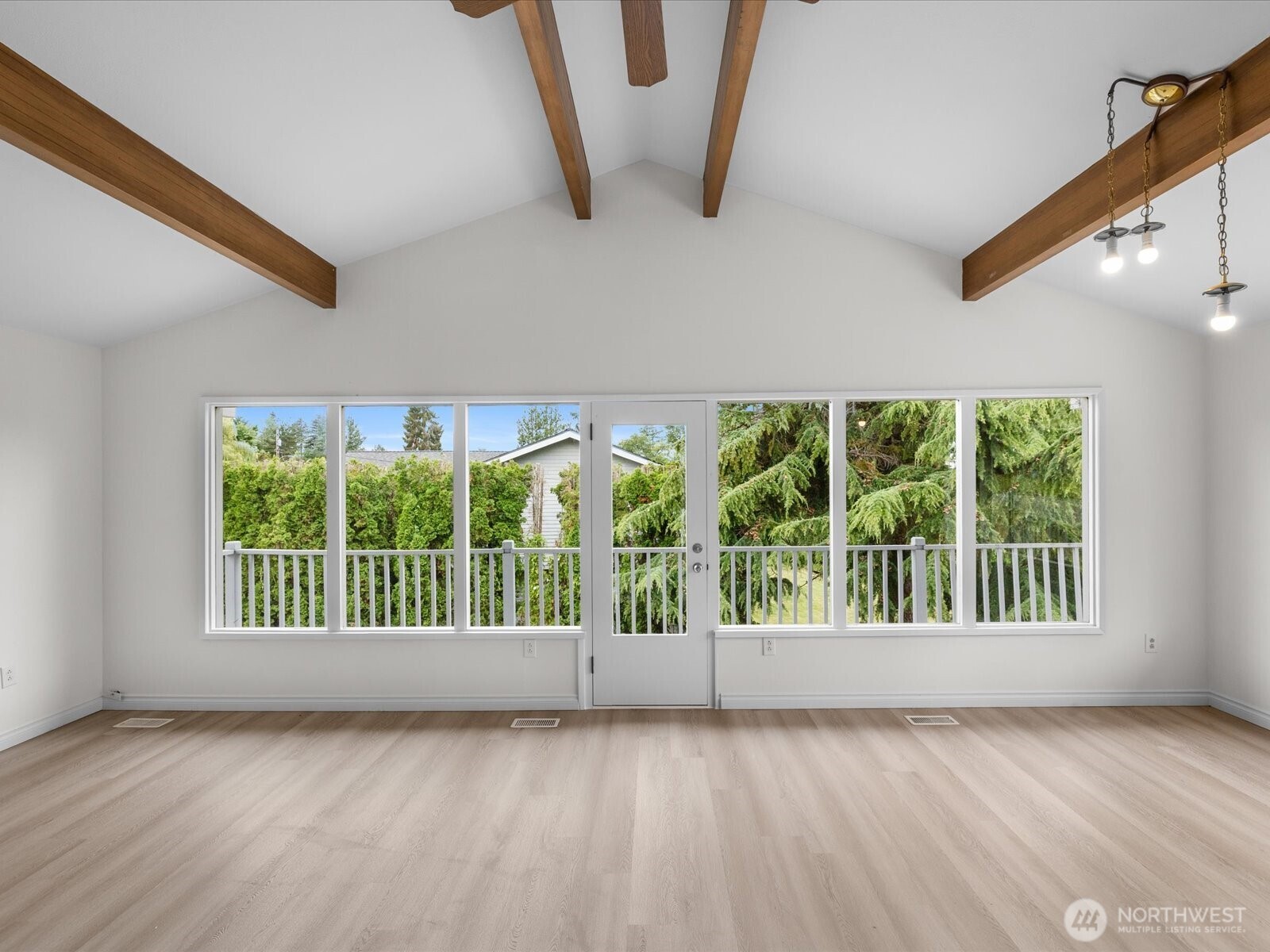3303 Wave Drive Property Photo 4