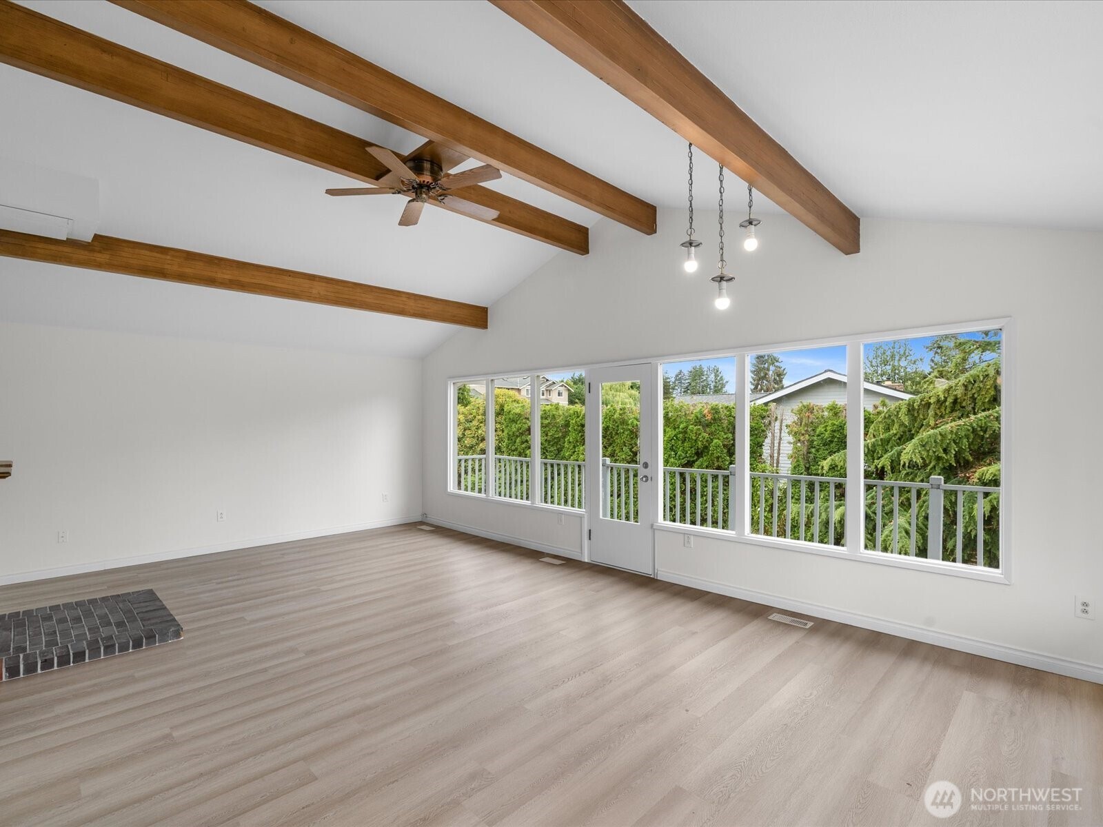 3303 Wave Drive Property Photo 5