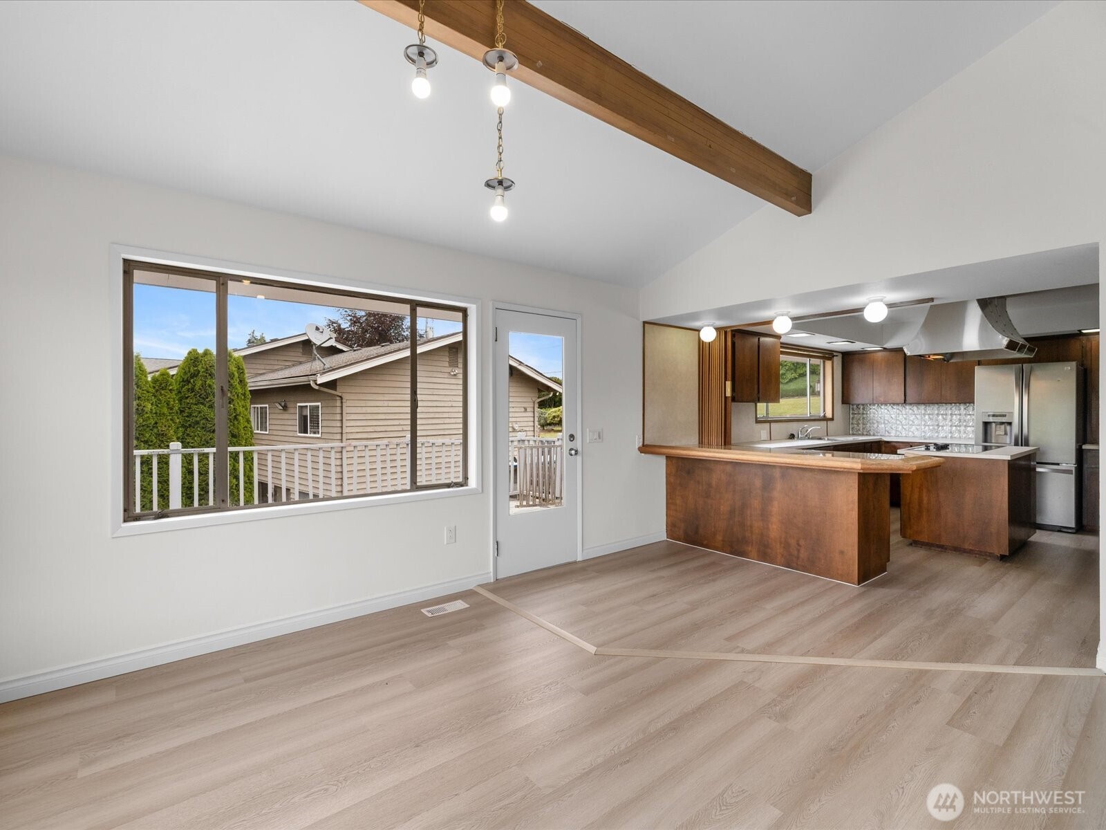 3303 Wave Drive Property Photo 10