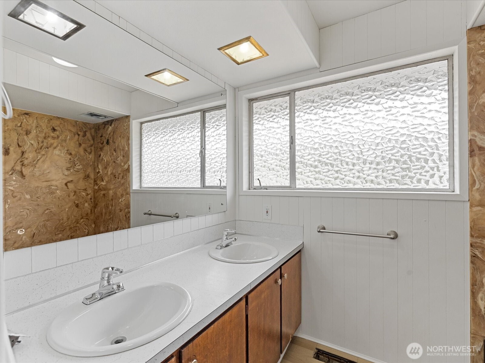 3303 Wave Drive Property Photo 12