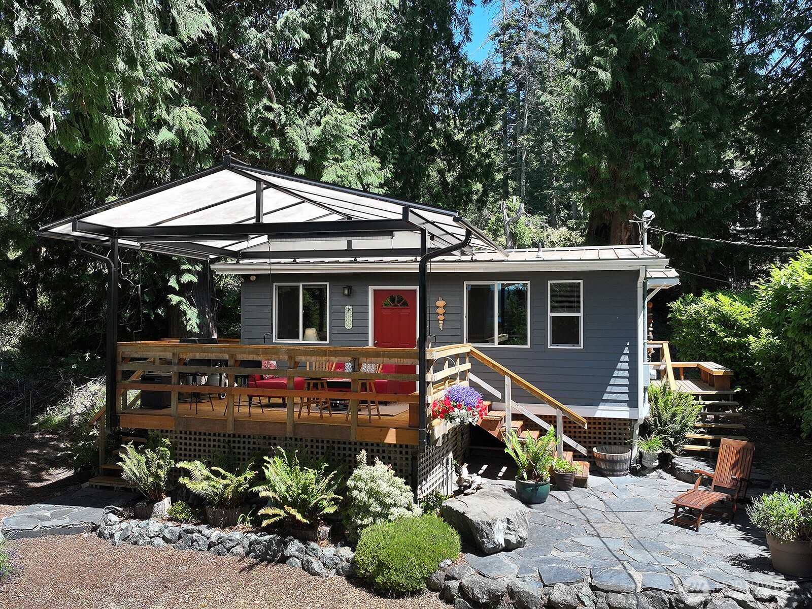4225 Beach Drive Property Photo 1