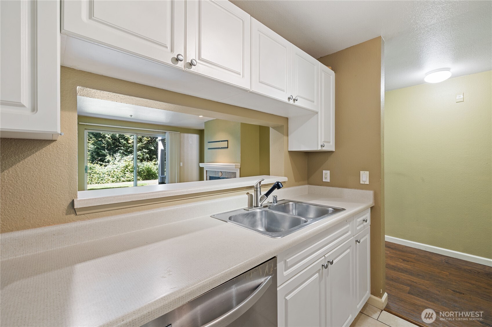 23301 Cedar Way U102 Property Photo 8