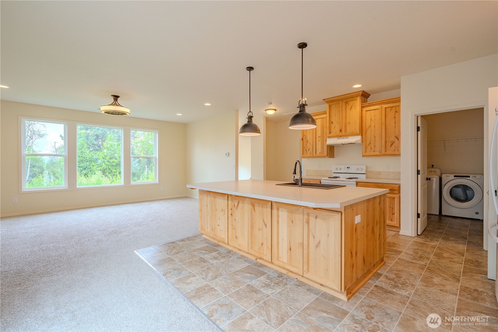 413 Stone Park Property Photo 6