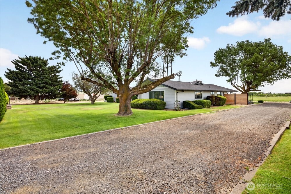 17211 Road 11 Property Photo 3