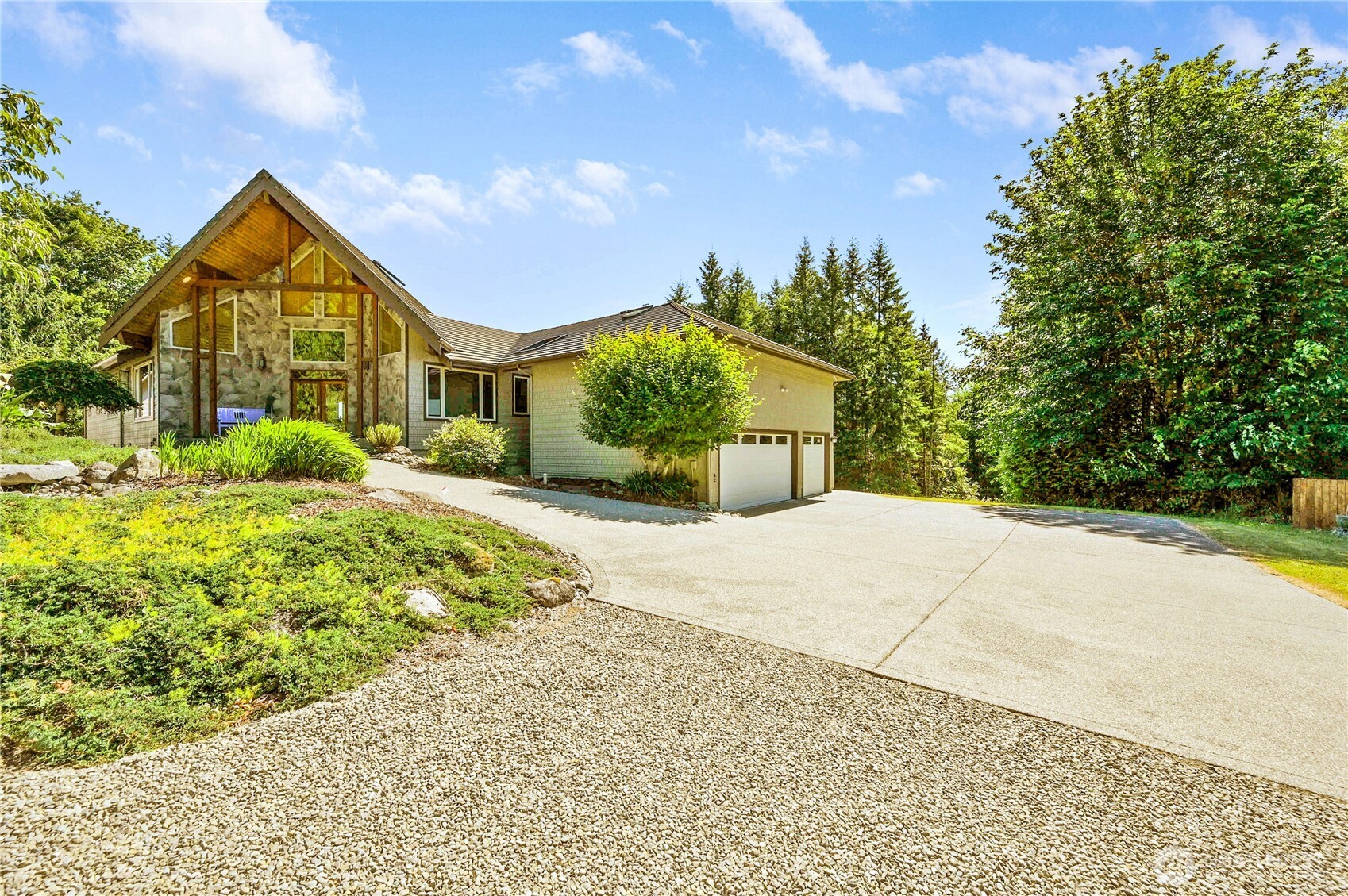 474 Blue Mountain Road Property Photo 3