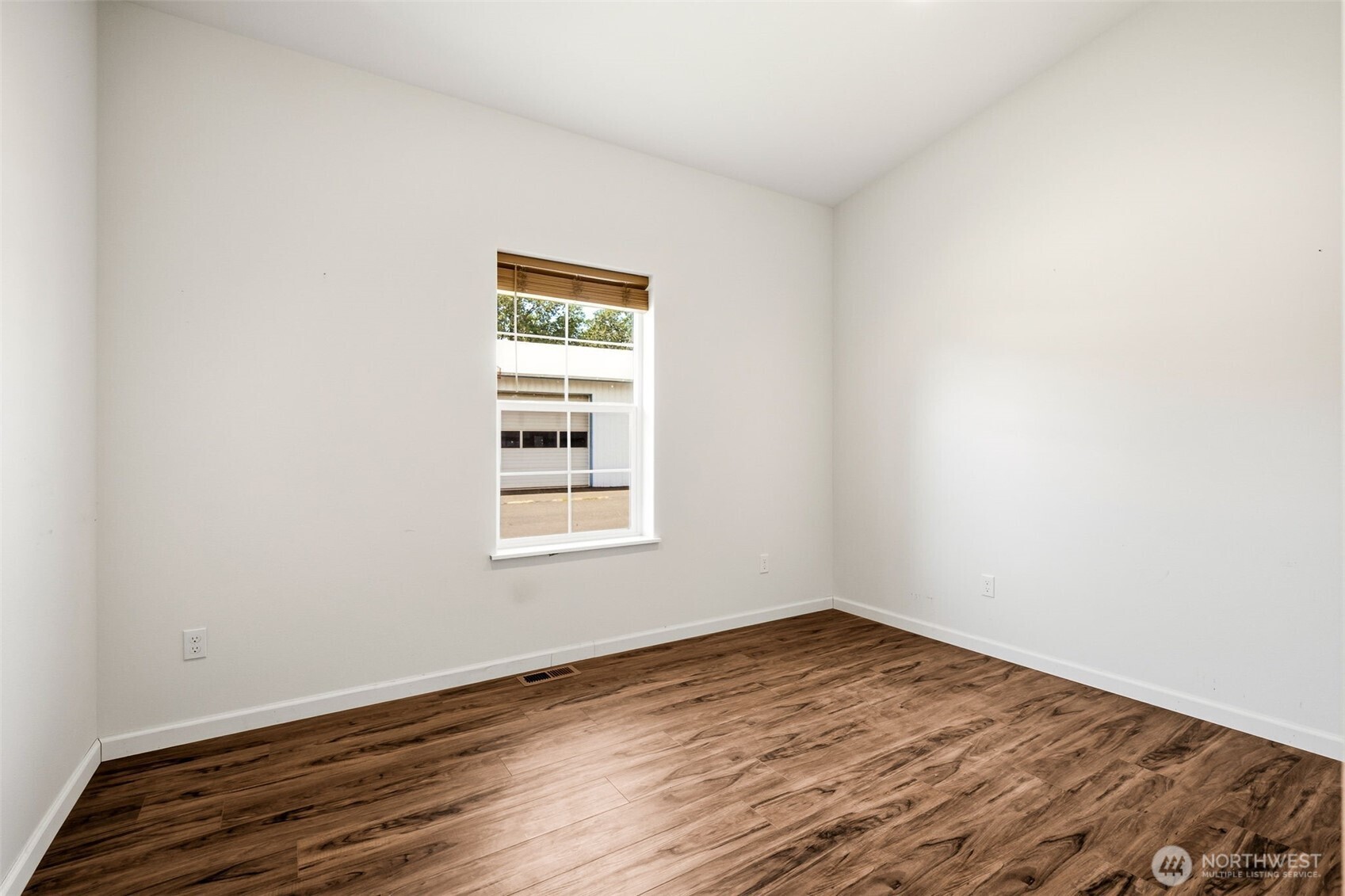 10305 187th Avenue Property Photo 16