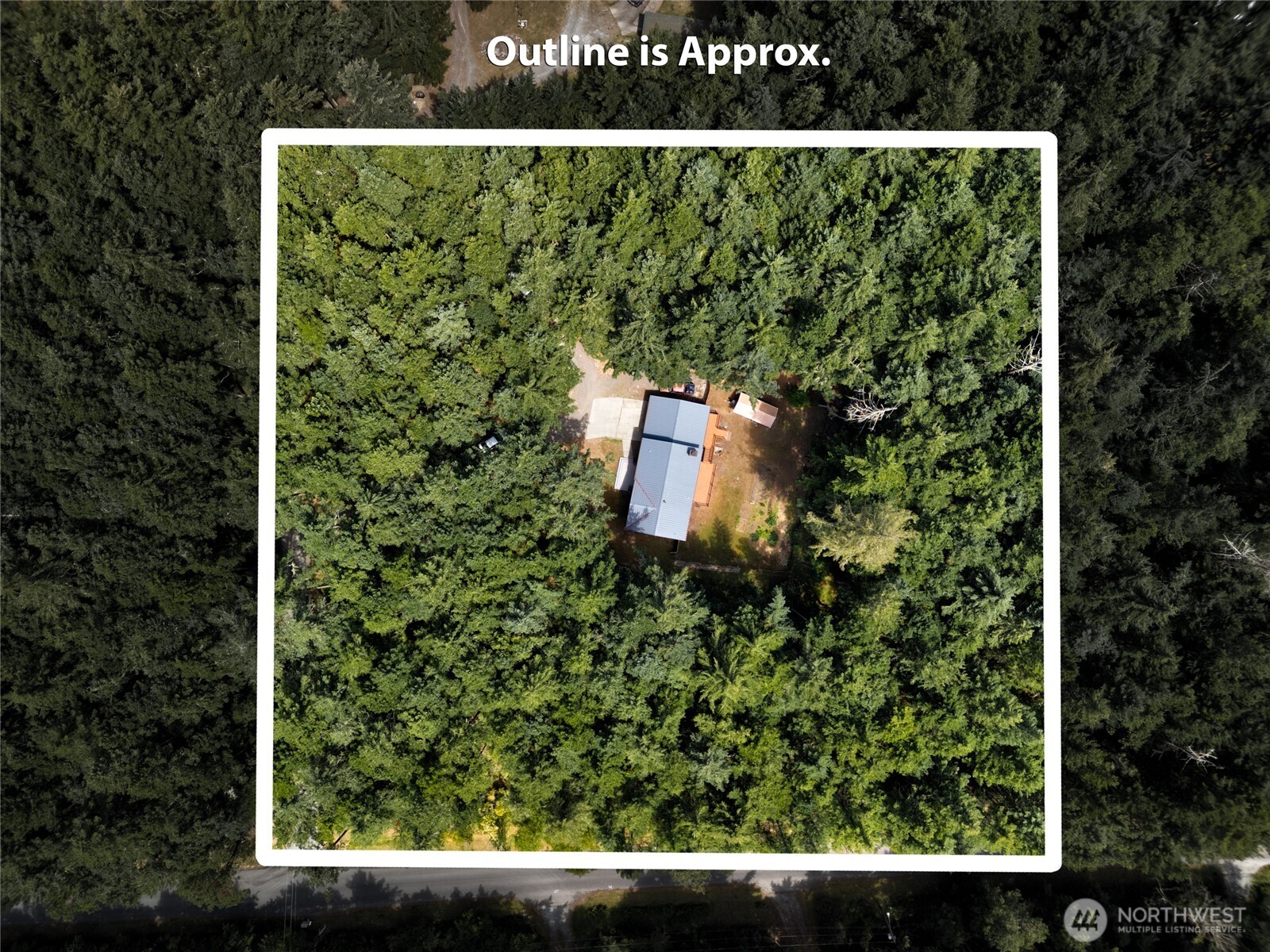 1074 N Estate Lane Property Photo 6