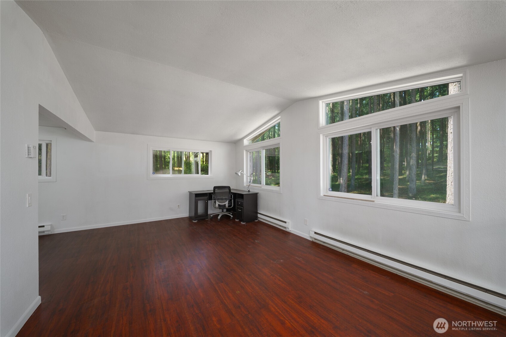 1074 N Estate Lane Property Photo 8
