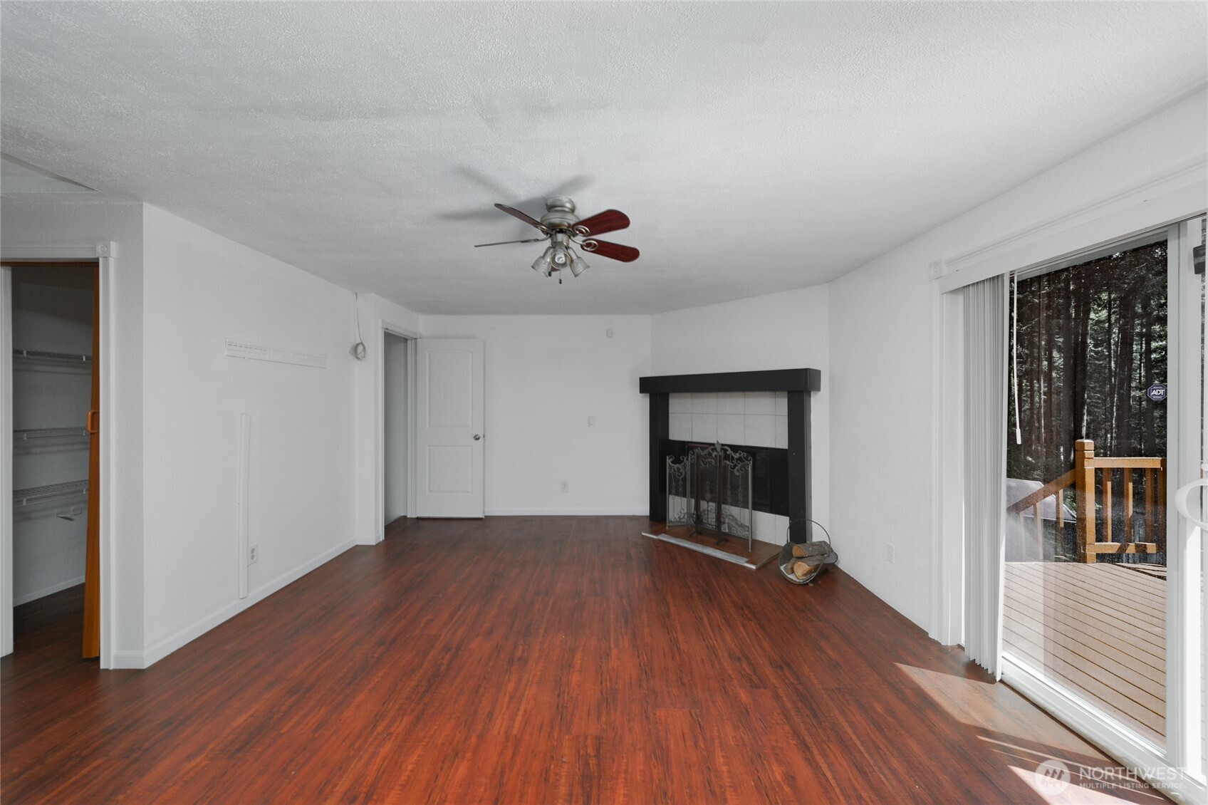 1074 N Estate Lane Property Photo 13