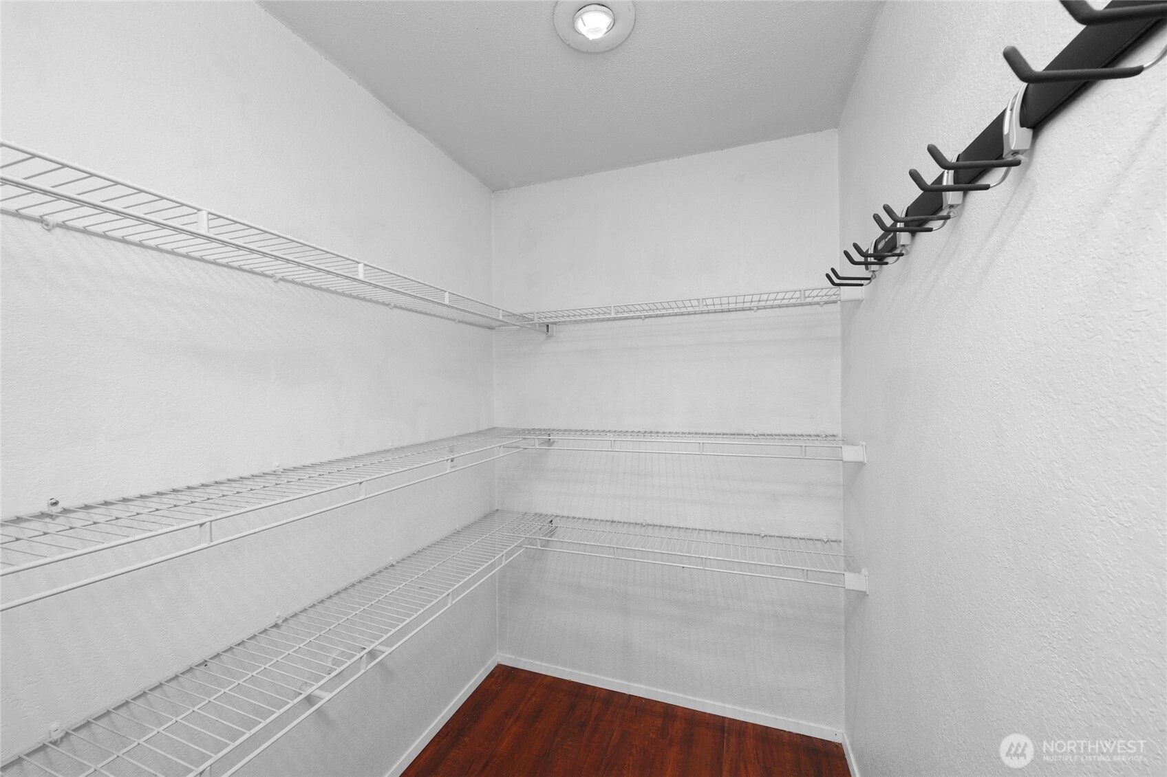 1074 N Estate Lane Property Photo 16