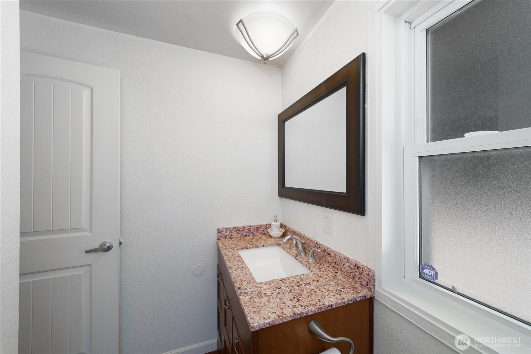 1074 N Estate Lane Property Photo 17