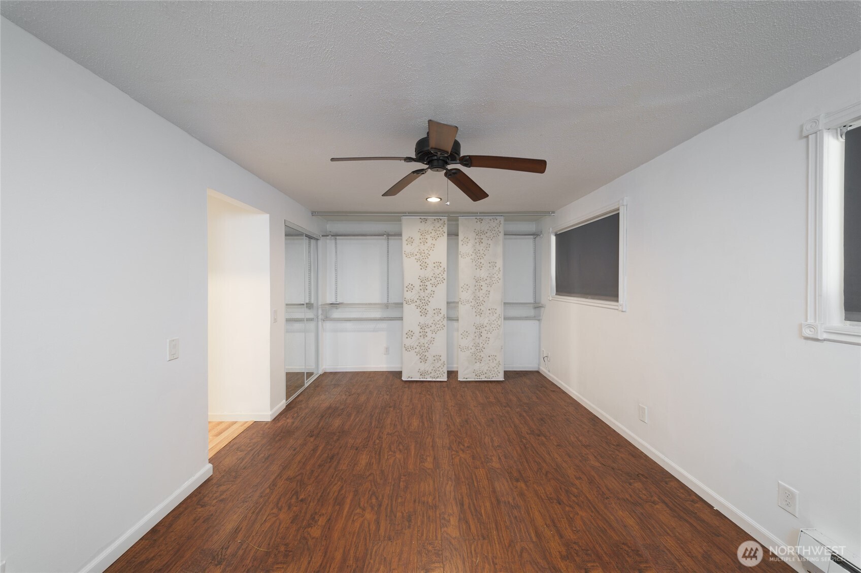 1074 N Estate Lane Property Photo 21