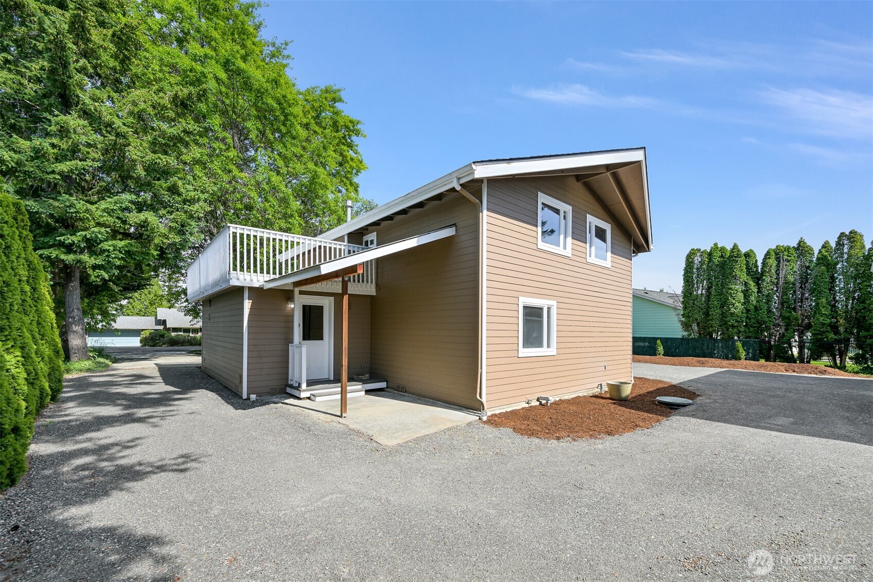 8141 Comox Road Property Photo 4
