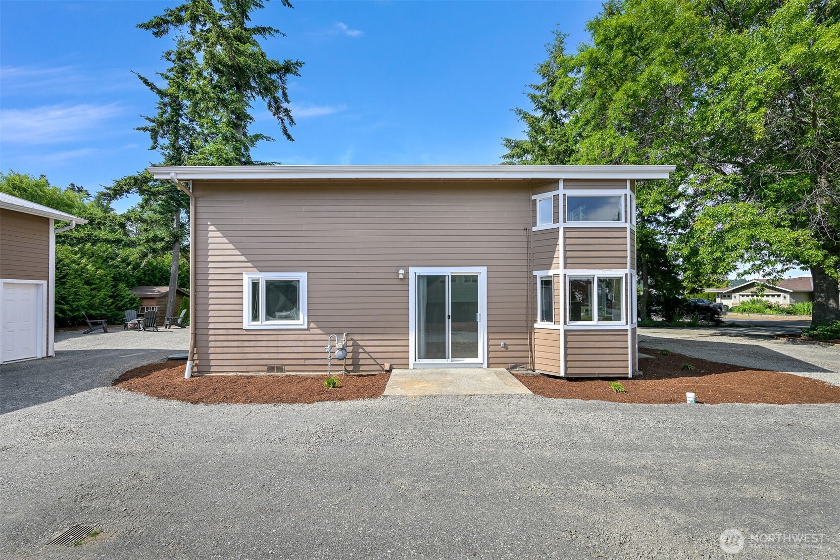 8141 Comox Road Property Photo 7