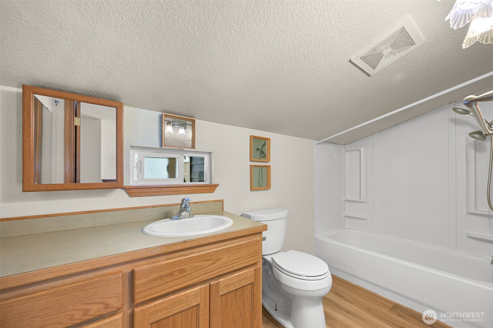 8141 Comox Road Property Photo 16