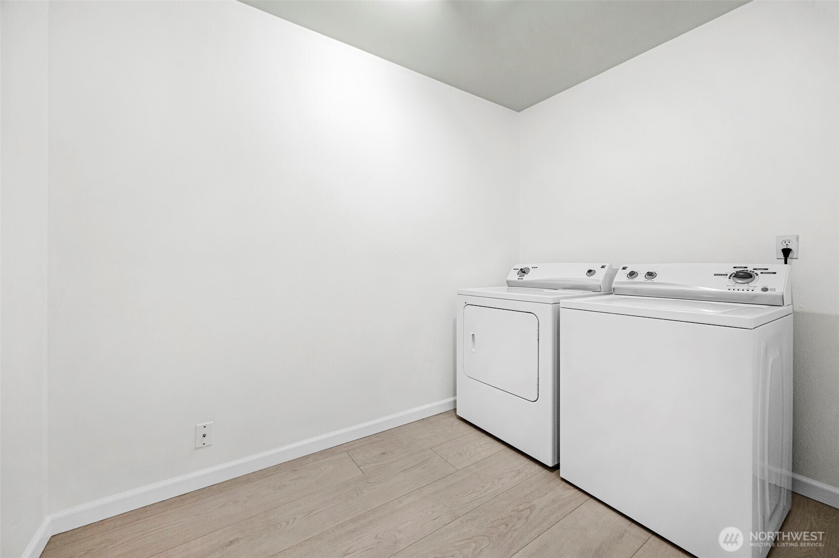 18411 Ballantrae Drive Property Photo 23