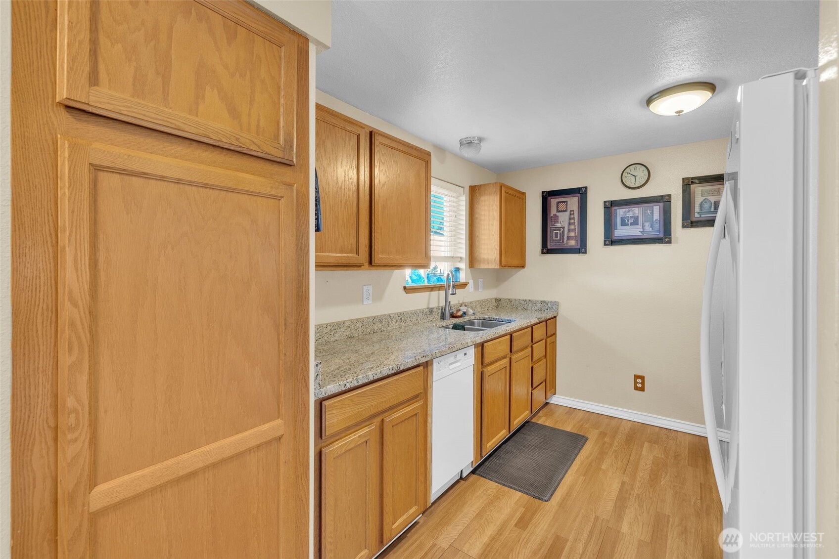 460 Meadow Lane Property Photo 7