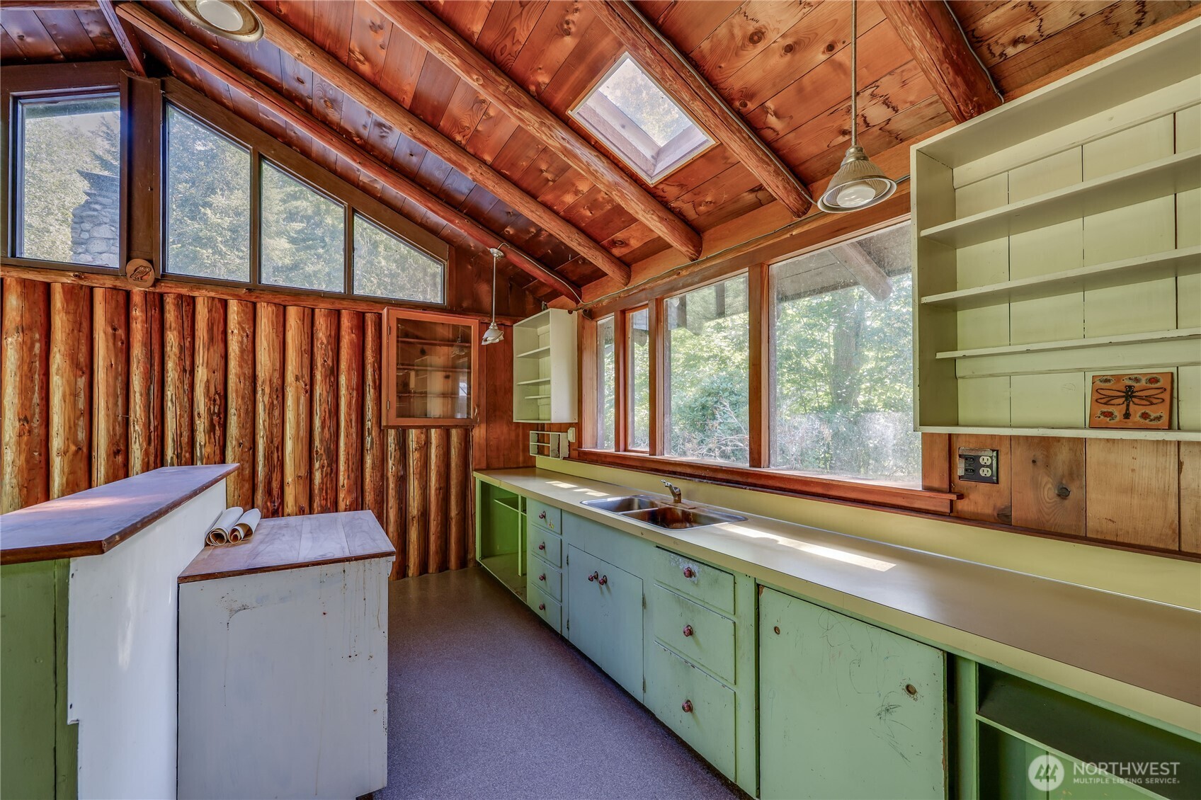 1790 W Valley Road Property Photo 6