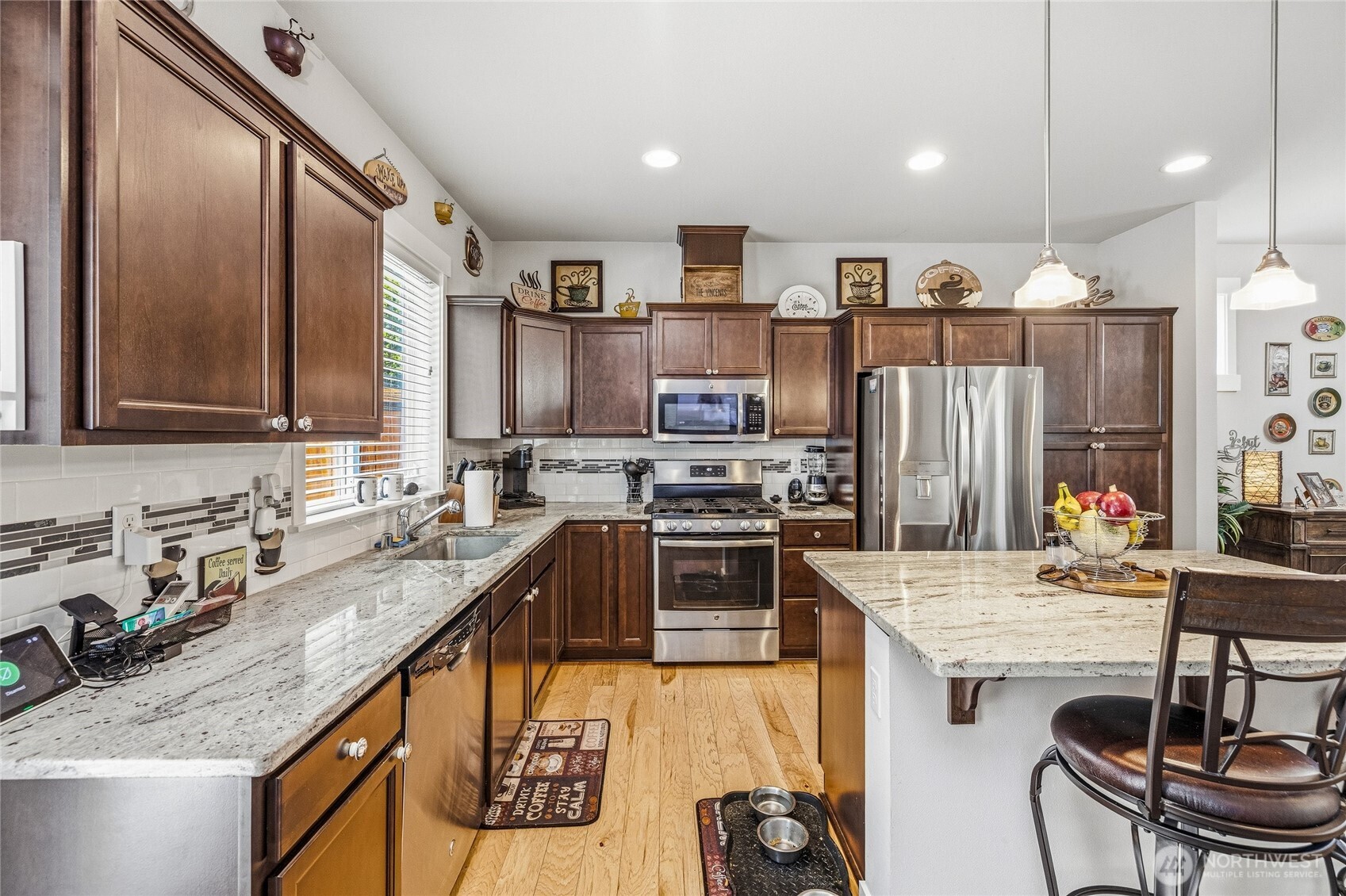 1420 E Gateway Heights Loop Property Photo 8