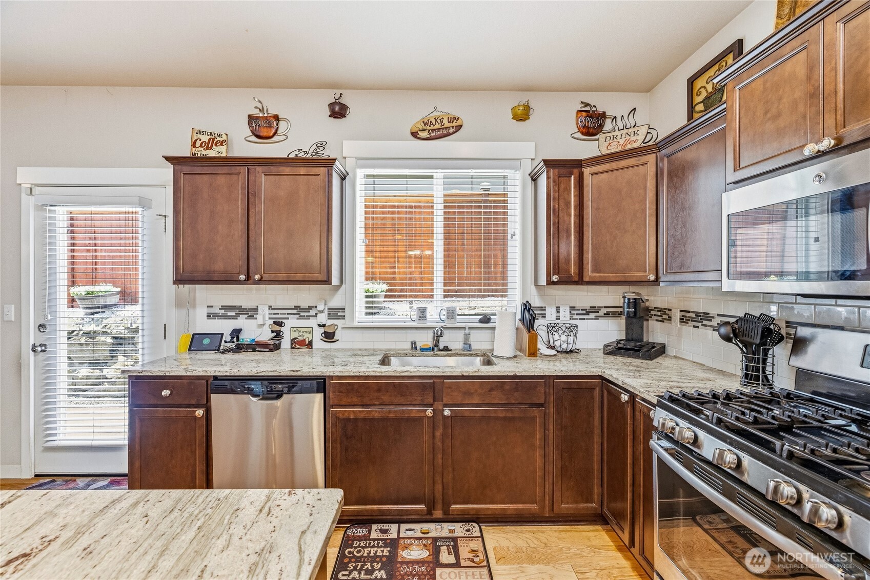 1420 E Gateway Heights Loop Property Photo 10
