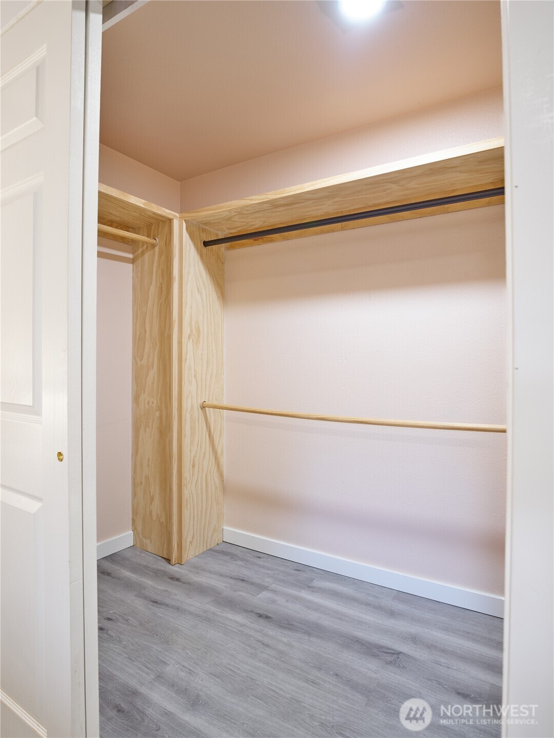 112 Powell Lane Property Photo 15