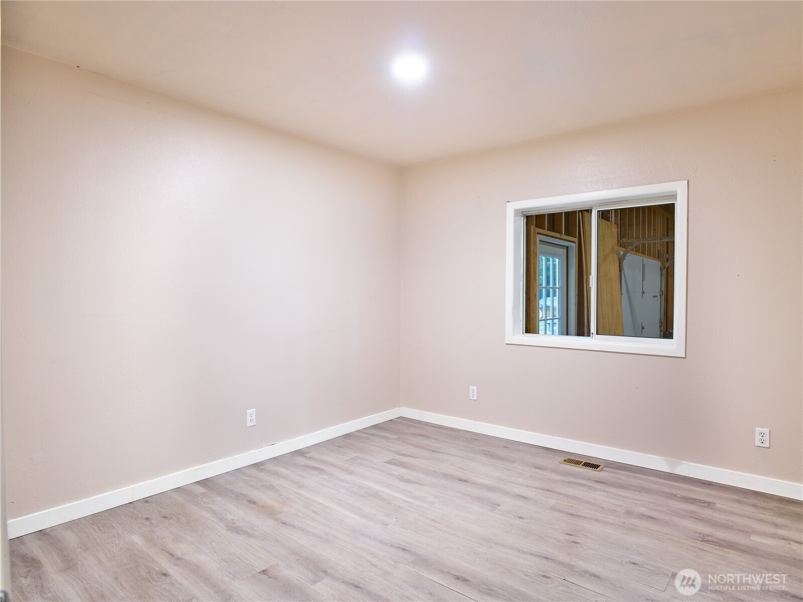 112 Powell Lane Property Photo 20