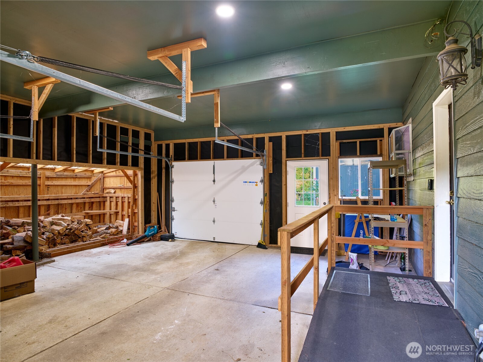112 Powell Lane Property Photo 26