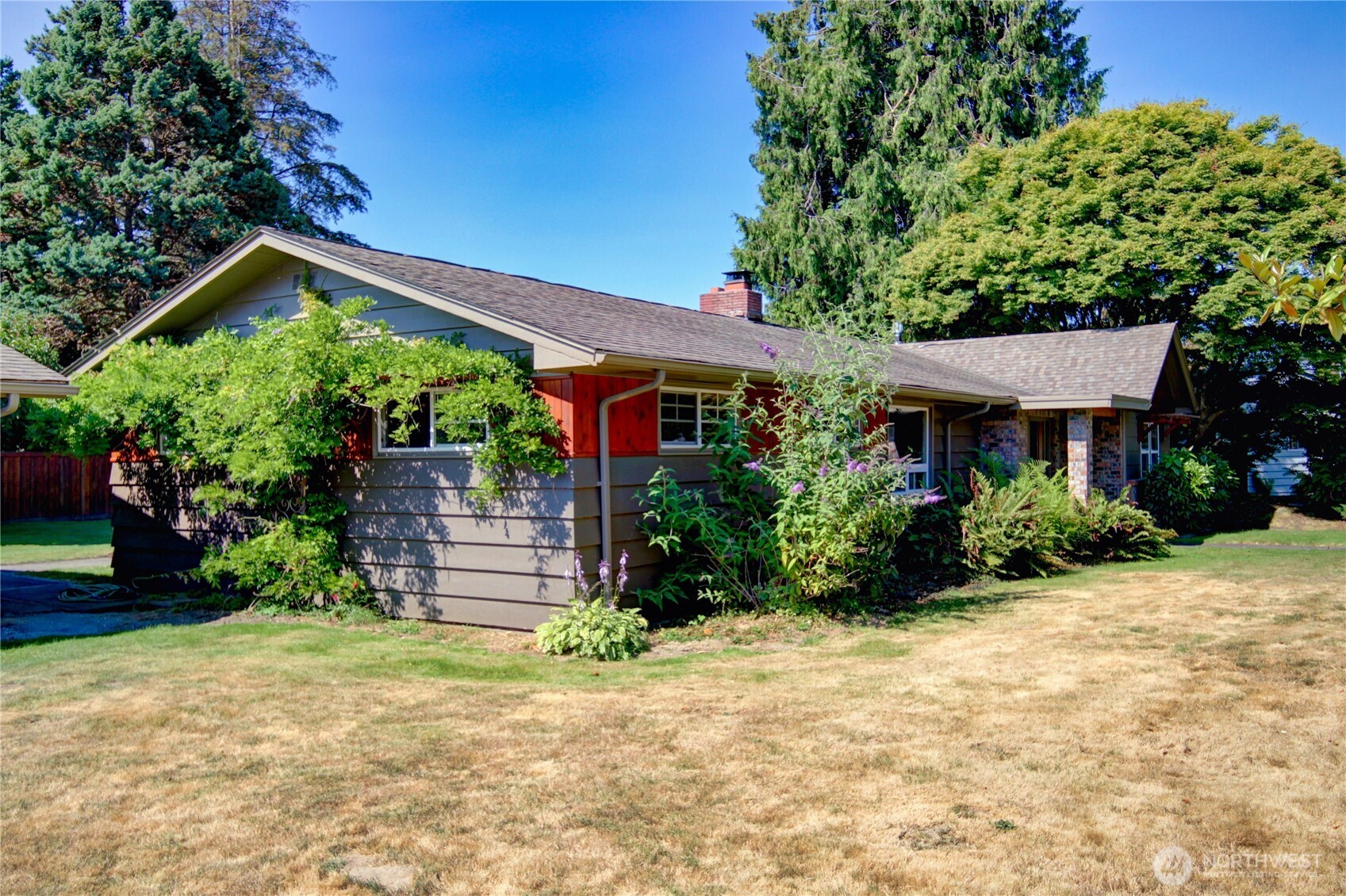 21264 Plaza Drive Property Photo 3