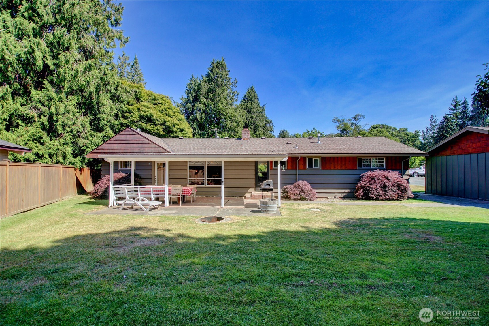 21264 Plaza Drive Property Photo 4