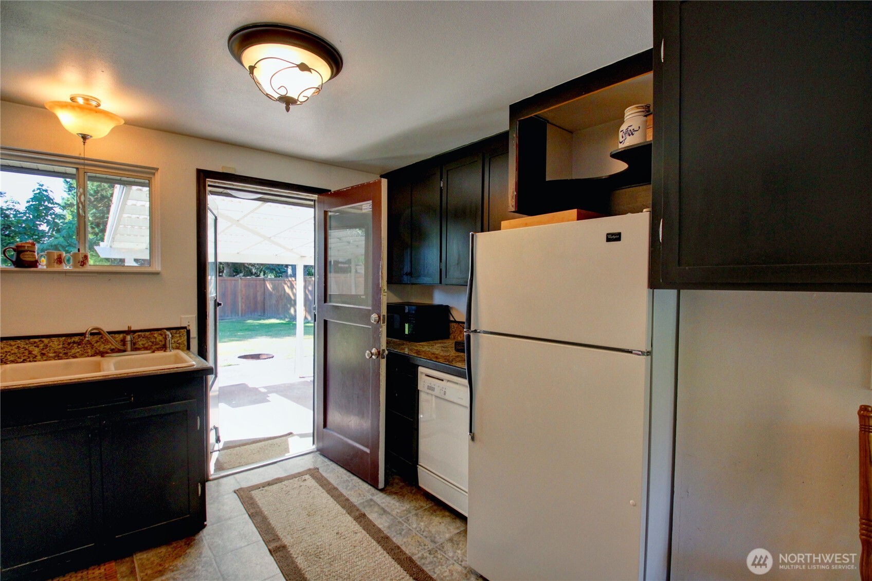 21264 Plaza Drive Property Photo 12