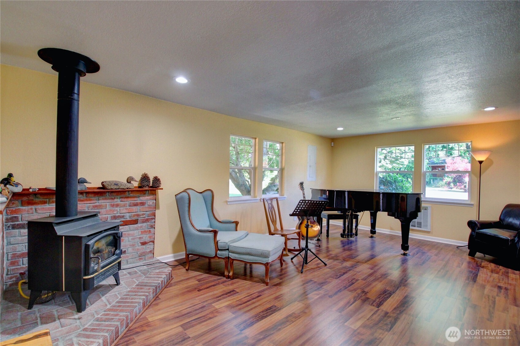21264 Plaza Drive Property Photo 23