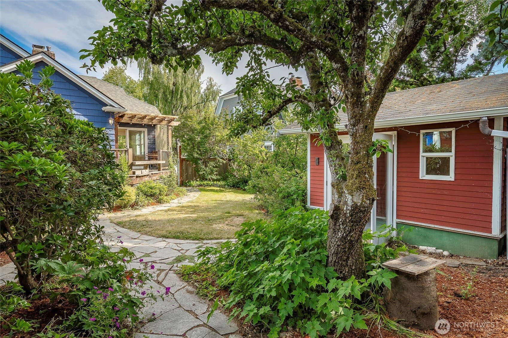 2817 Broadway Property Photo 5