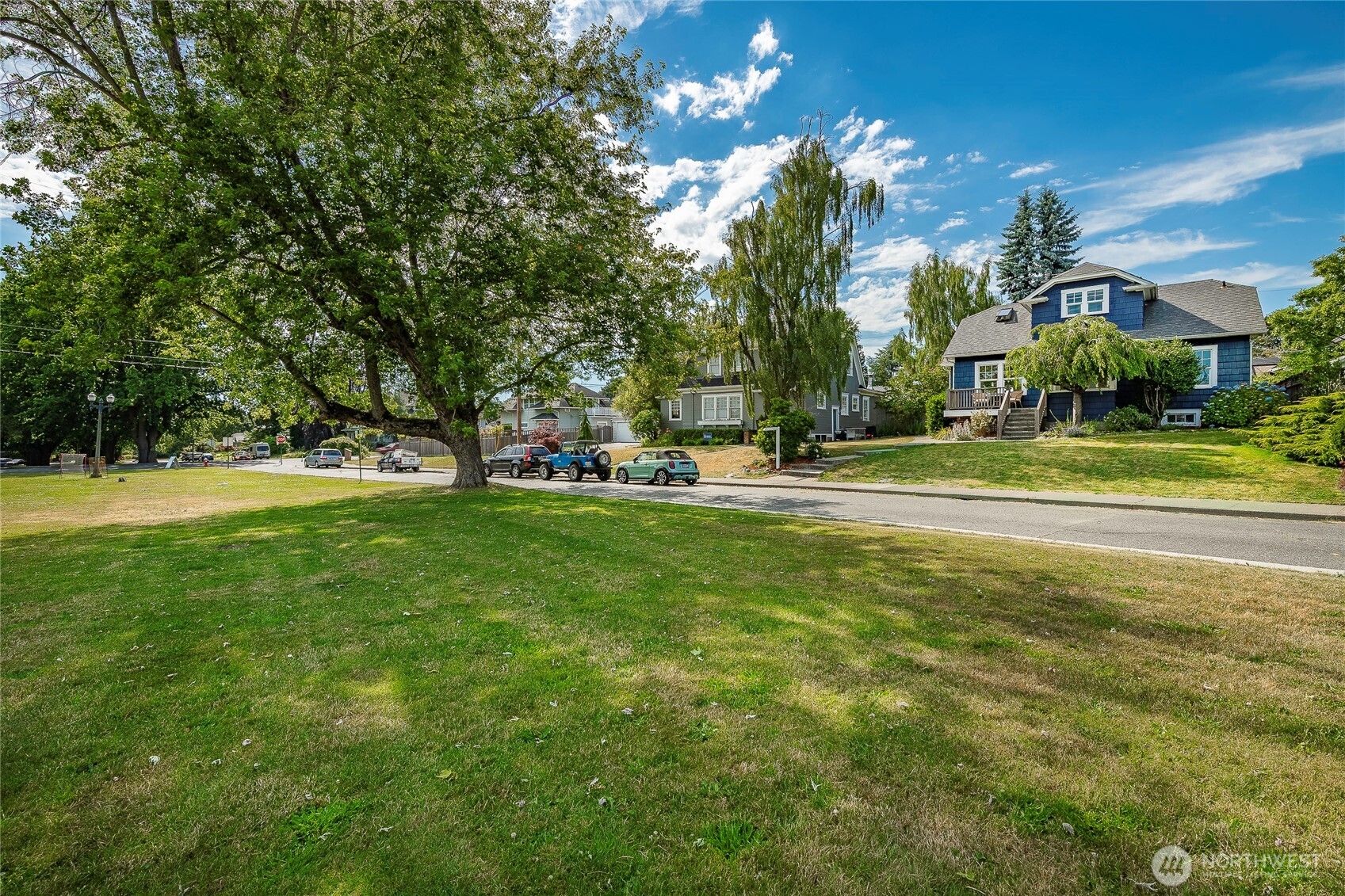 2817 Broadway Property Photo 7