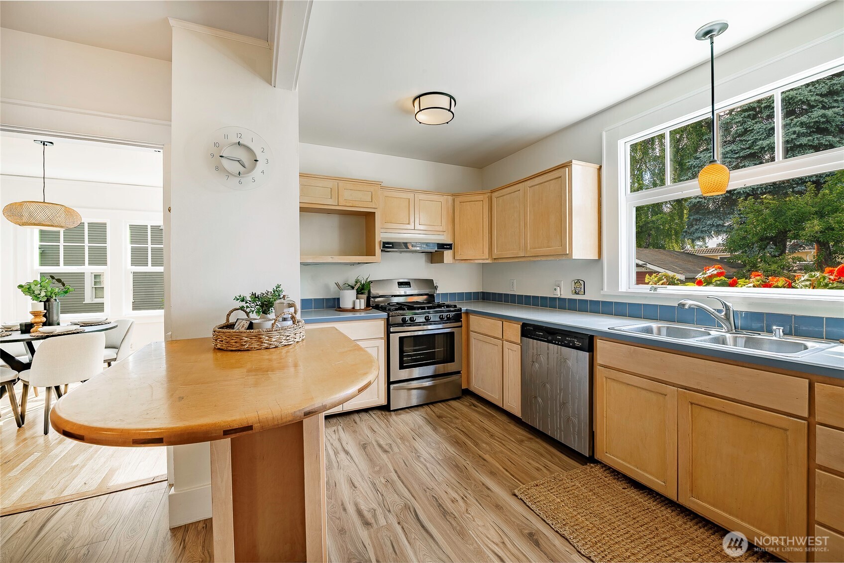 2817 Broadway Property Photo 14