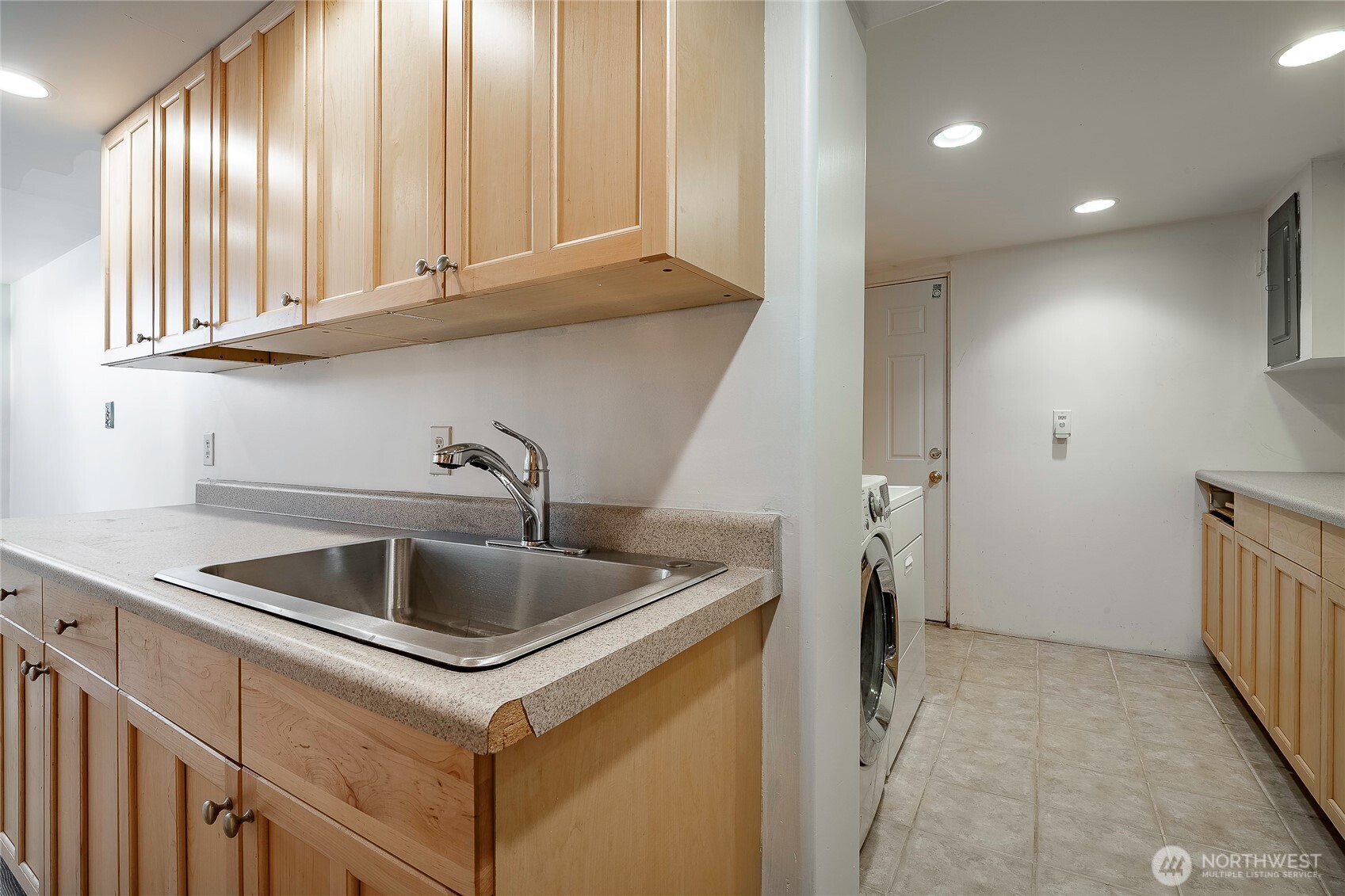 2817 Broadway Property Photo 32
