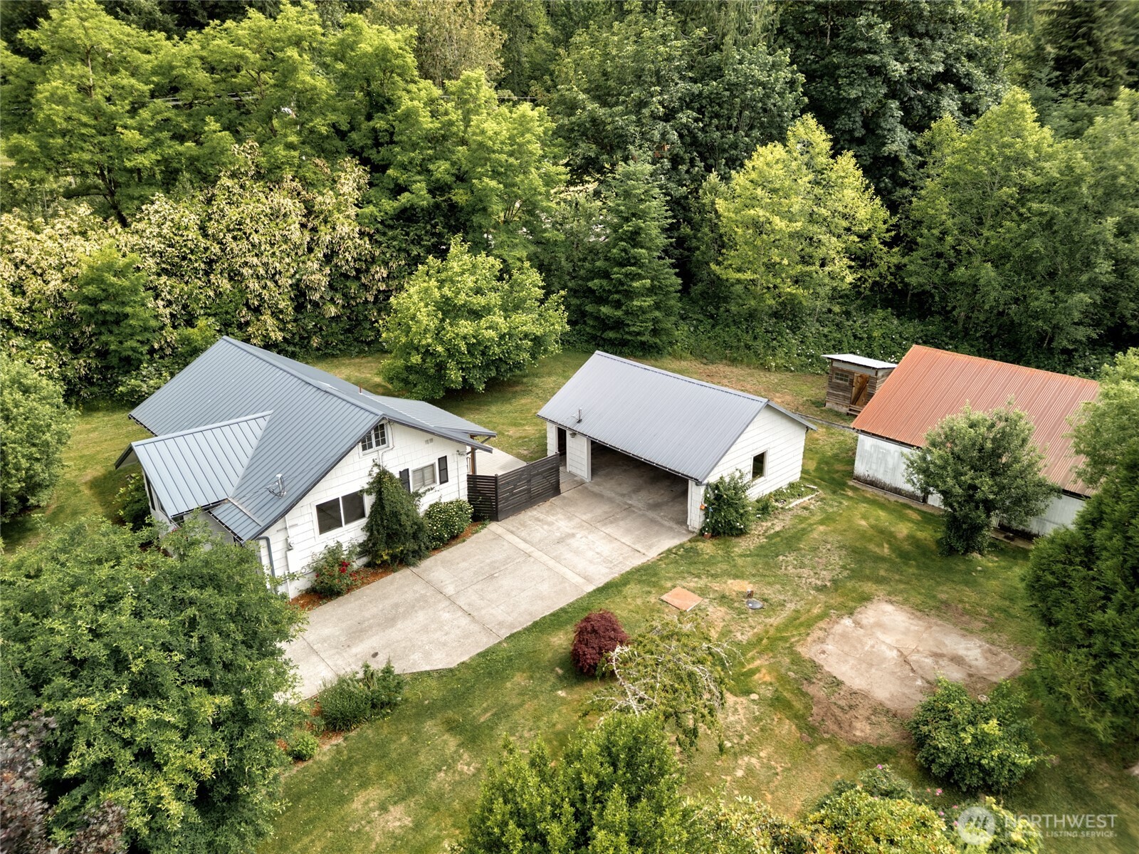 48242 Moen Road Property Photo 2