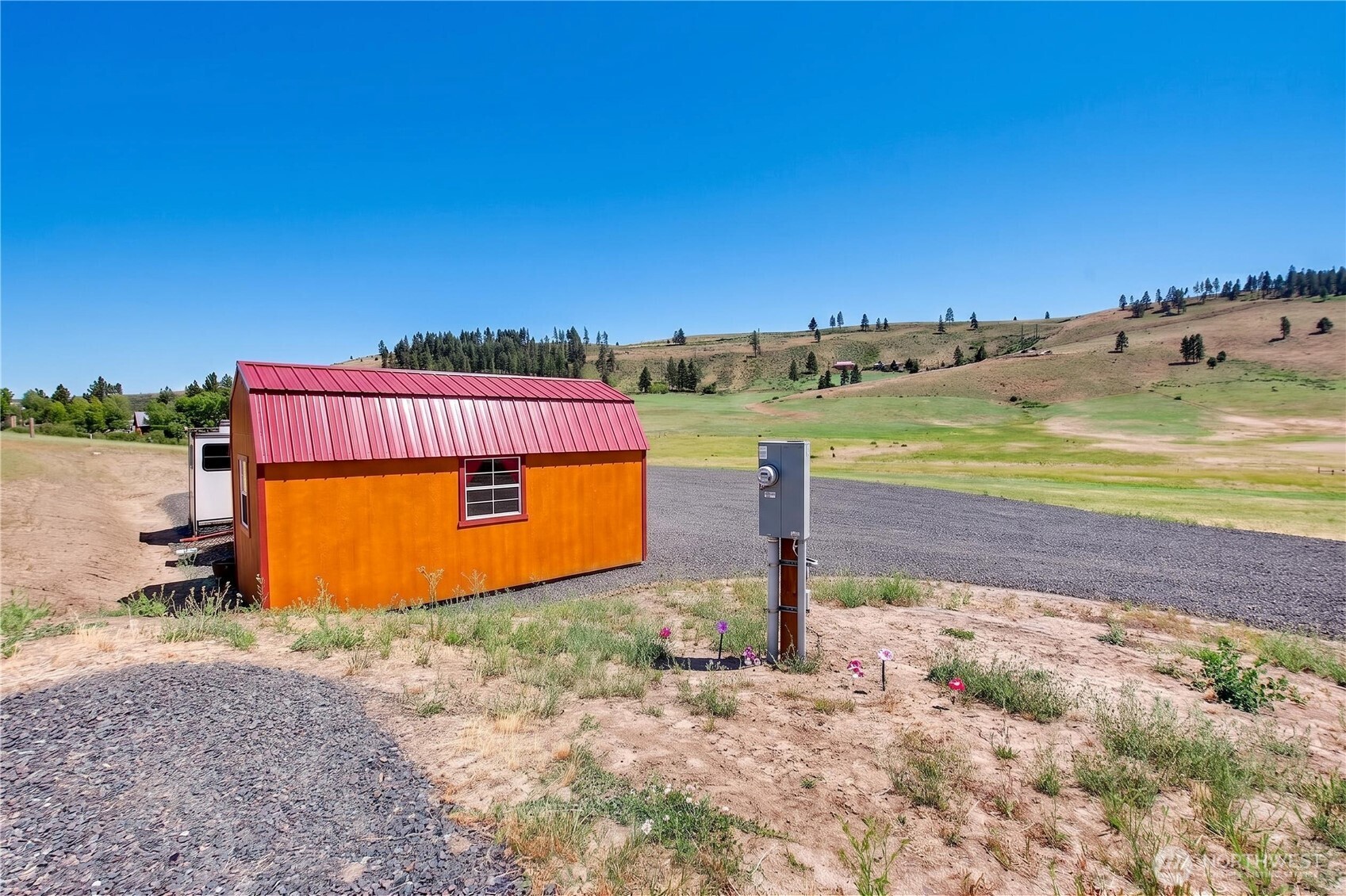 1541 Bettas Road Property Photo 4
