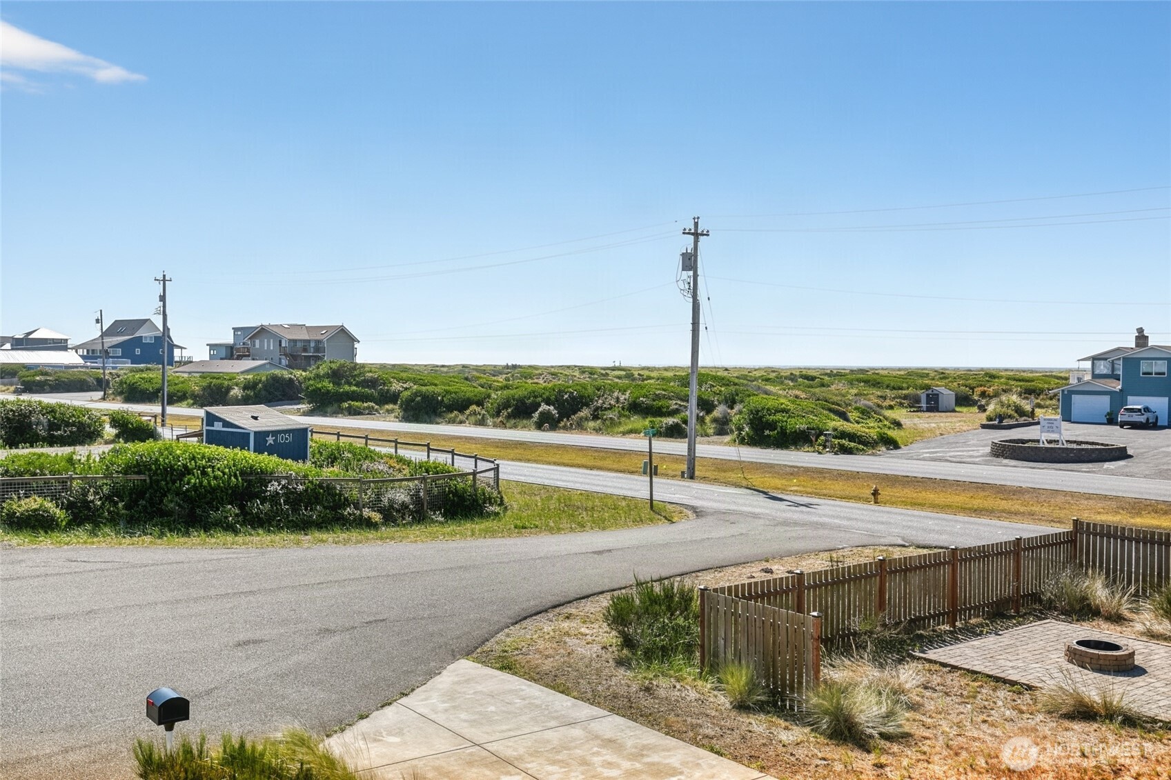 1054 Cedar Crest Court Property Photo 4