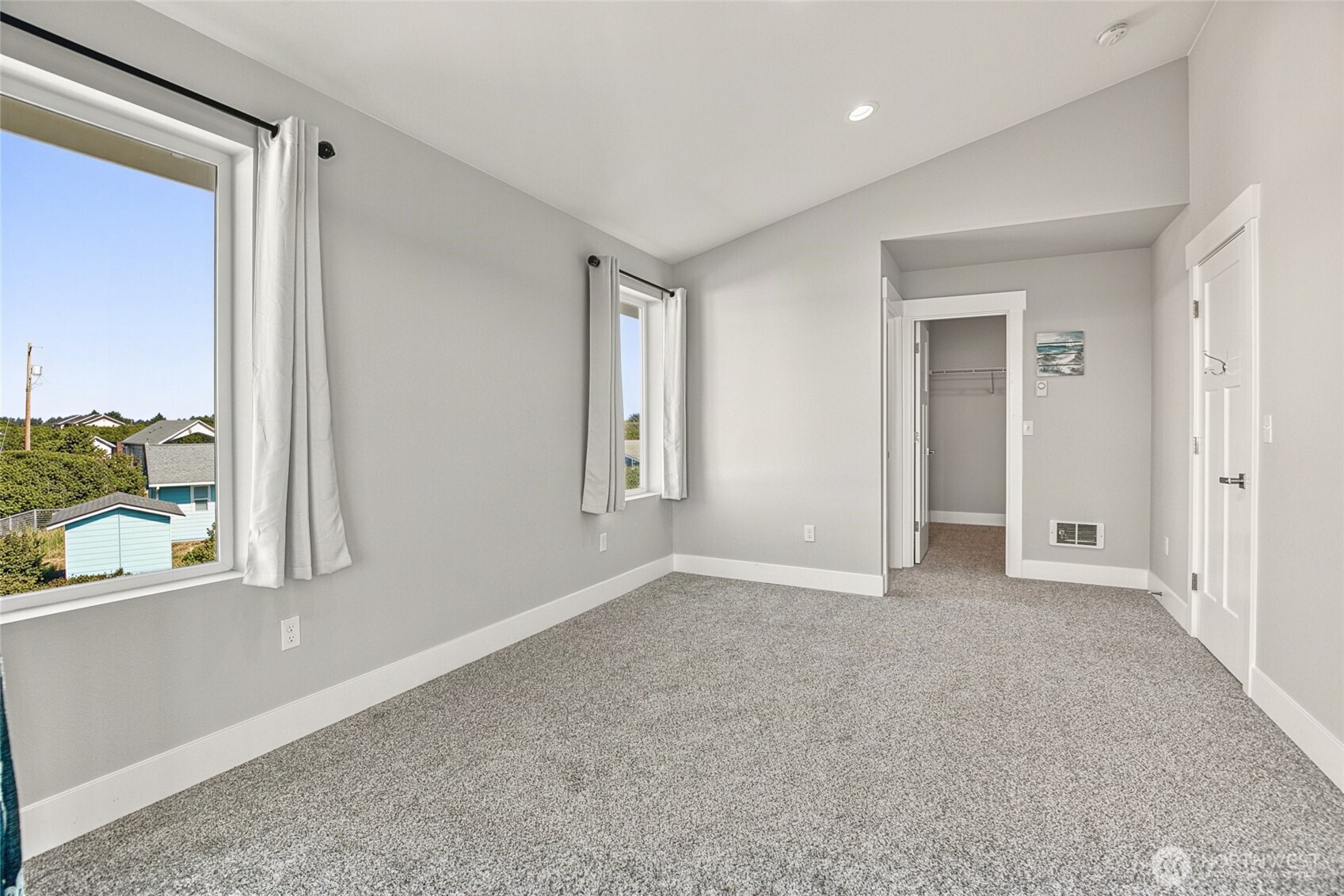 1054 Cedar Crest Court Property Photo 23
